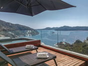 JRPH w Jacuzzi and the best views of Acapulco
